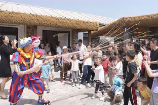 明日湖人战太阳：浓眉八村塁范德彪大概率出战 詹姆斯出战成疑